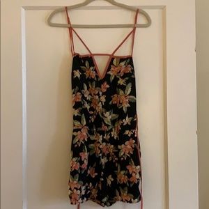 Fun hawaii print romper!